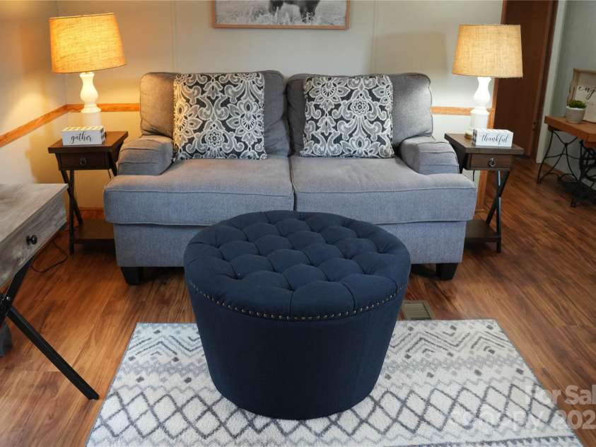 33 Hensley Drive, Asheville, NC 28806.  MLS# CAR4210364, YatesRealty ID 8990. 