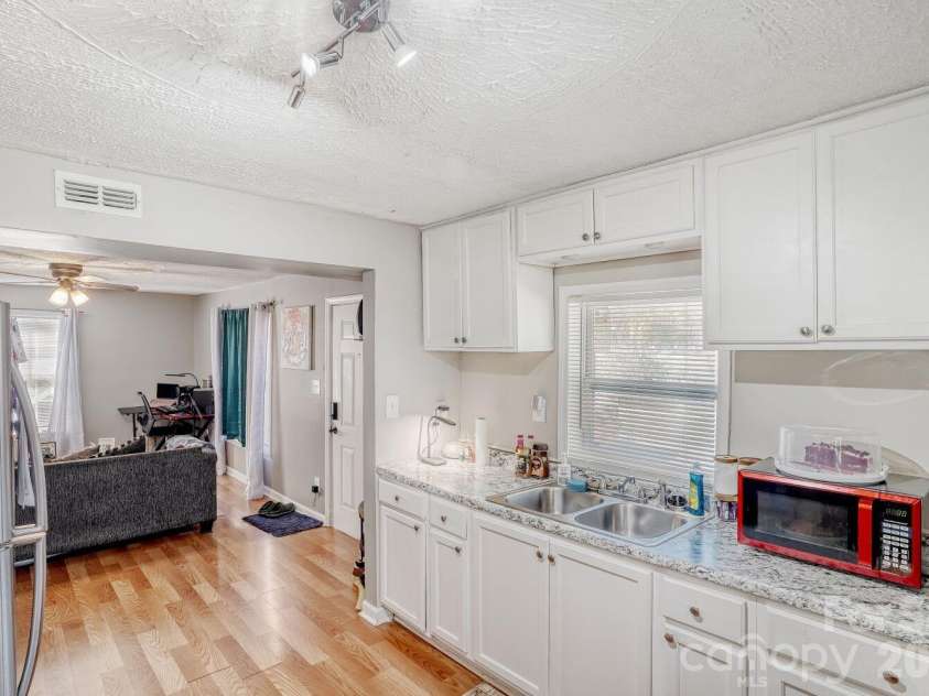 409 Norment Avenue, Gastonia, NC 28052.  MLS# CAR4366124, YatesRealty ID 8991. 