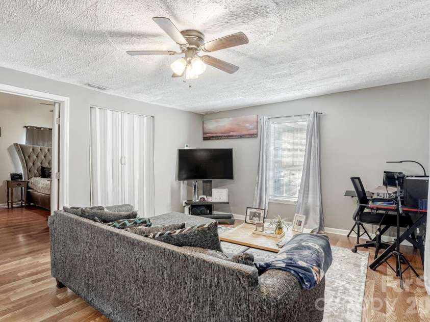 409 Norment Avenue, Gastonia, NC 28052.  MLS# CAR4366124, YatesRealty ID 8991. 