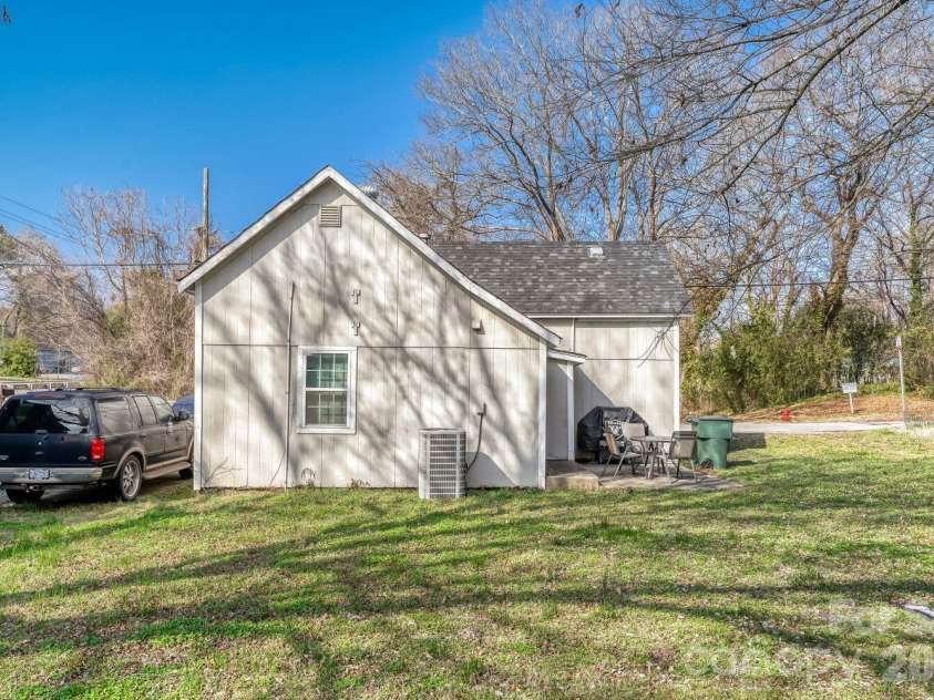 409 Norment Avenue, Gastonia, NC 28052.  MLS# CAR4366124, YatesRealty ID 8991. 