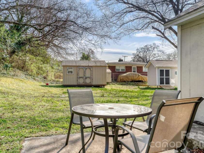 409 Norment Avenue, Gastonia, NC 28052.  MLS# CAR4366124, YatesRealty ID 8991. 