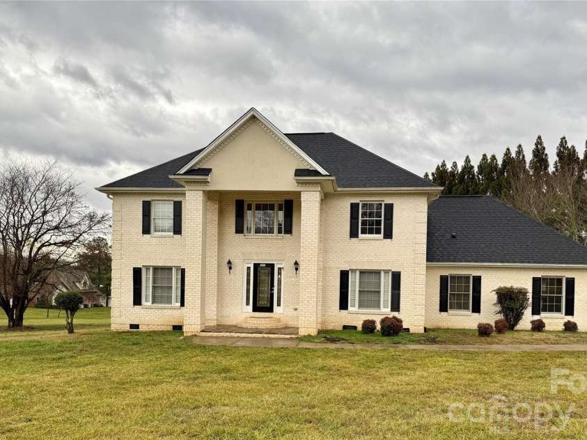 307 Cross Creek Drive, Cherryville, NC 28021.  MLS# CAR4335471, YatesRealty ID 8992. 