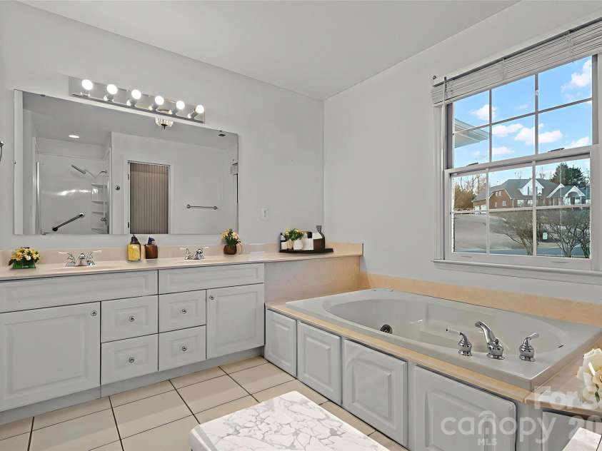 307 Cross Creek Drive, Cherryville, NC 28021.  MLS# CAR4335471, YatesRealty ID 8992. 