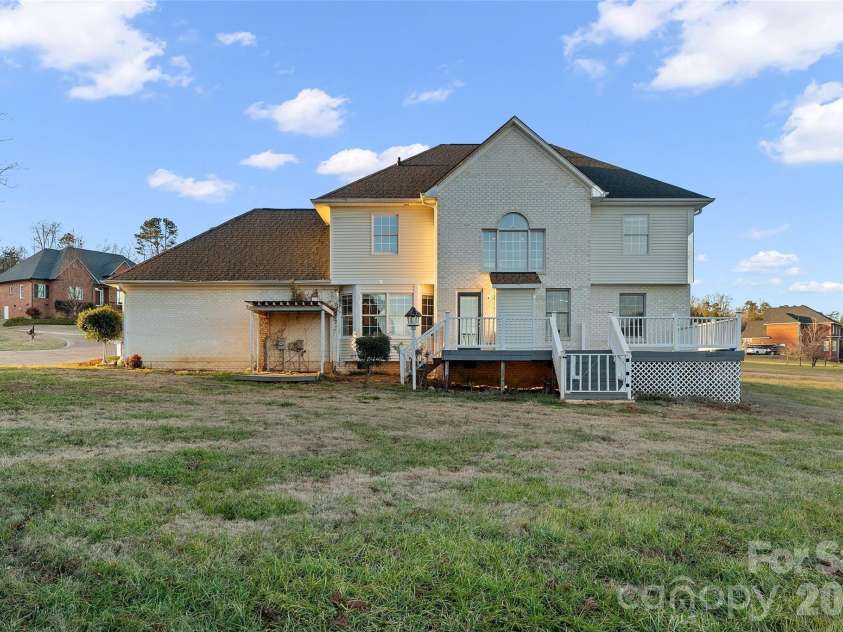 307 Cross Creek Drive, Cherryville, NC 28021.  MLS# CAR4335471, YatesRealty ID 8992. 