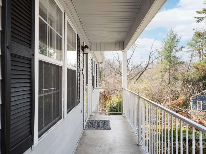 5 Rash Road, Asheville, NC 28806.  MLS# CAR4232362, YatesRealty ID 8992. Covered Front Entryway