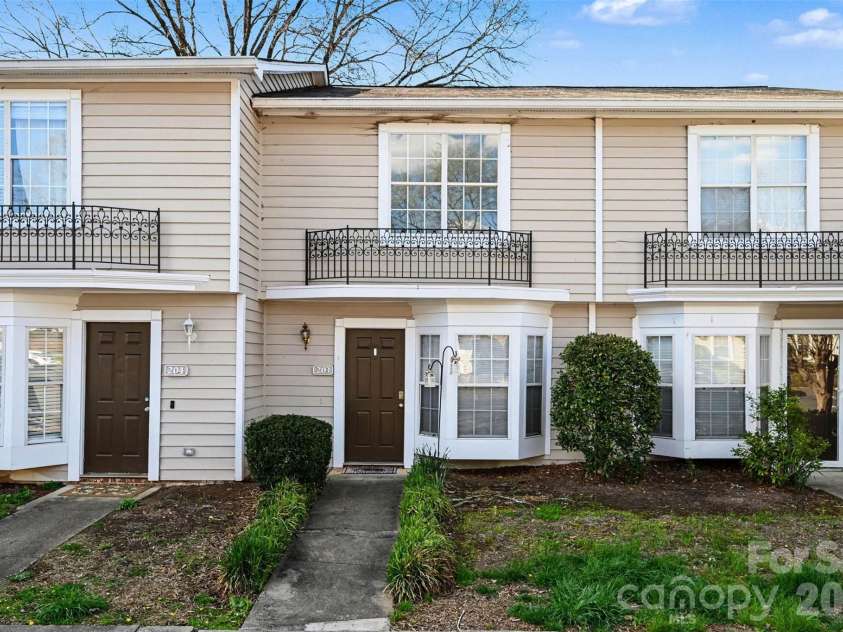 203 Heritage Parkway, Fort Mill, SC 29715.  MLS# CAR4358088, YatesRealty ID 8994. 