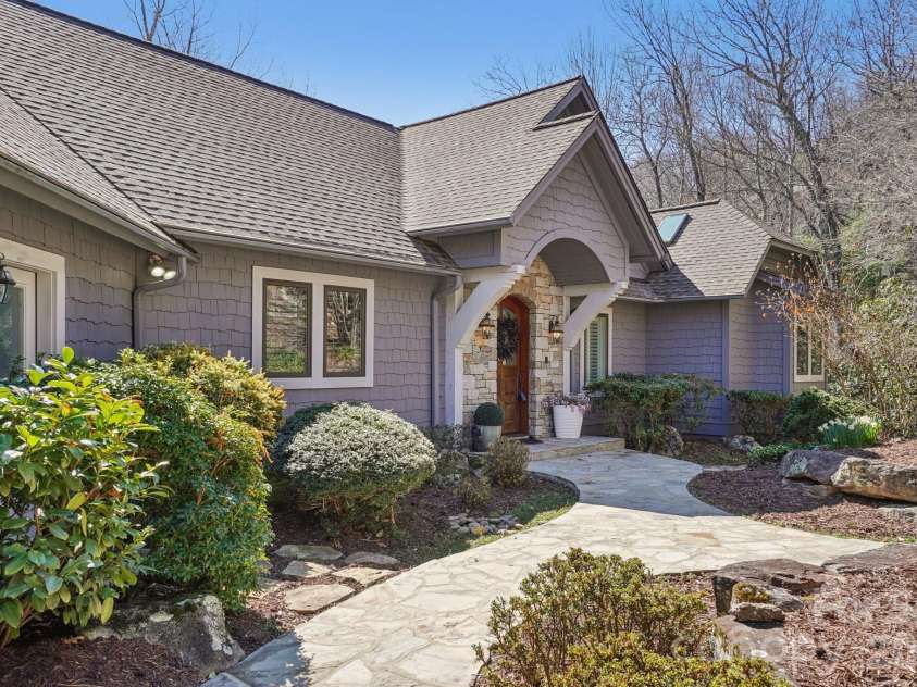 133 Falls Summit Road, Hendersonville, NC 28739.  MLS# CAR4356155, YatesRealty ID 8995. 
