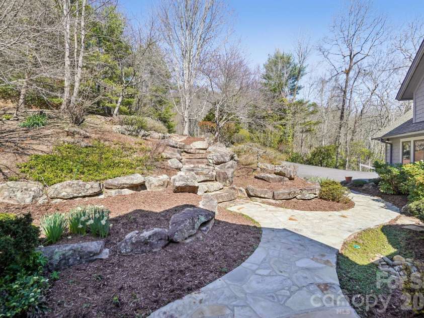 133 Falls Summit Road, Hendersonville, NC 28739.  MLS# CAR4356155, YatesRealty ID 8995. 