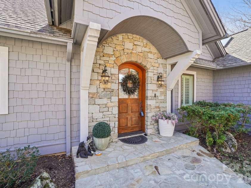 133 Falls Summit Road, Hendersonville, NC 28739.  MLS# CAR4356155, YatesRealty ID 8995. 