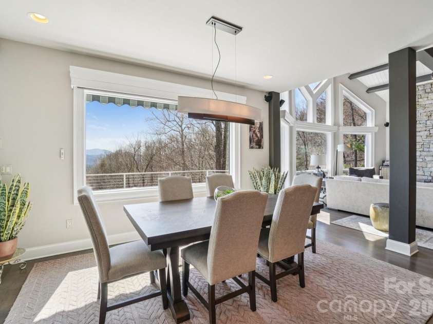 133 Falls Summit Road, Hendersonville, NC 28739.  MLS# CAR4356155, YatesRealty ID 8995. 