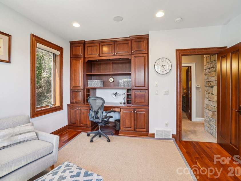 133 Falls Summit Road, Hendersonville, NC 28739.  MLS# CAR4356155, YatesRealty ID 8995. 