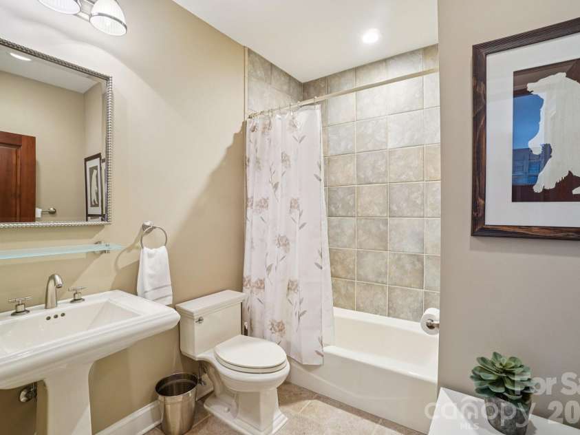133 Falls Summit Road, Hendersonville, NC 28739.  MLS# CAR4356155, YatesRealty ID 8995. 