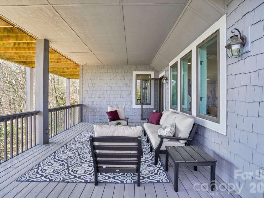 133 Falls Summit Road, Hendersonville, NC 28739.  MLS# CAR4356155, YatesRealty ID 8995. 