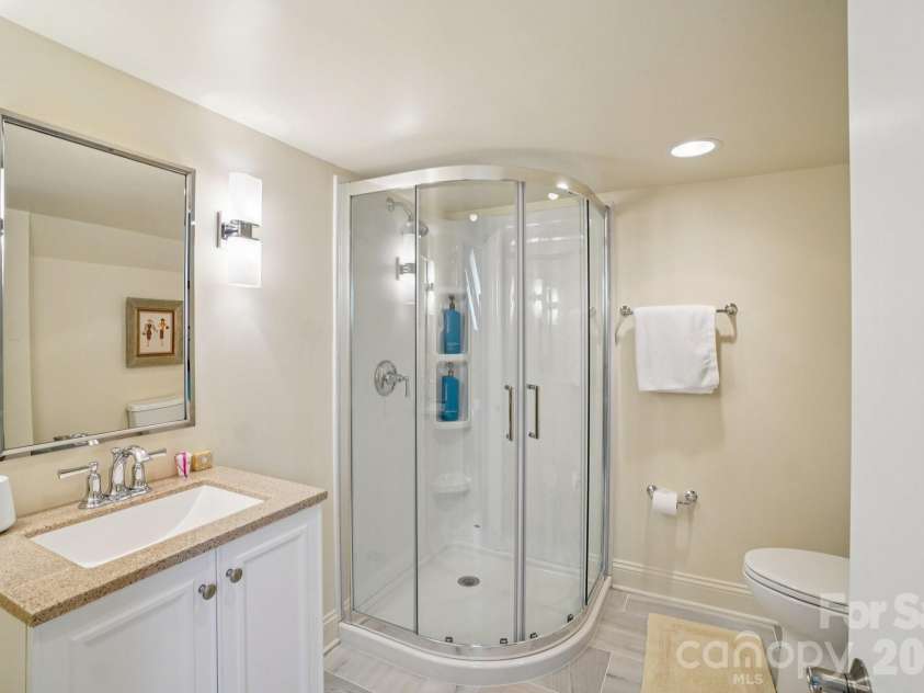 133 Falls Summit Road, Hendersonville, NC 28739.  MLS# CAR4356155, YatesRealty ID 8995. 