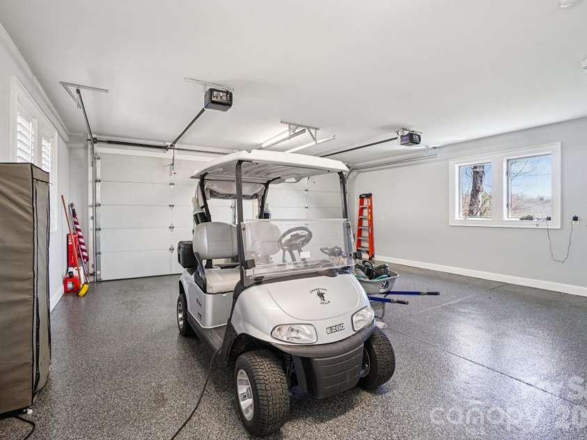 133 Falls Summit Road, Hendersonville, NC 28739.  MLS# CAR4356155, YatesRealty ID 8995. 