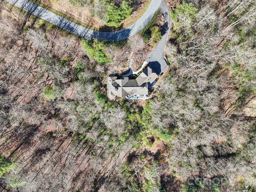 133 Falls Summit Road, Hendersonville, NC 28739.  MLS# CAR4356155, YatesRealty ID 8995. 