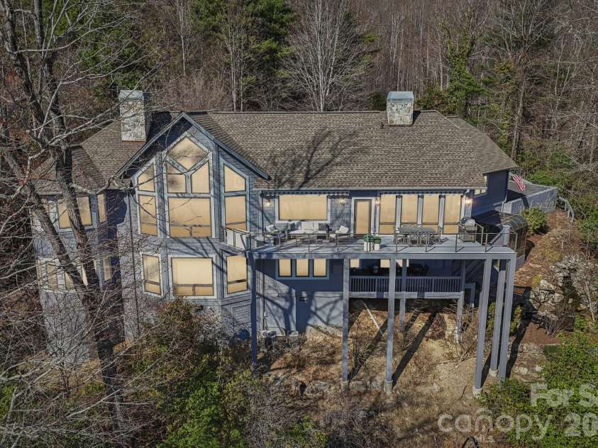 133 Falls Summit Road, Hendersonville, NC 28739.  MLS# CAR4356155, YatesRealty ID 8995. 