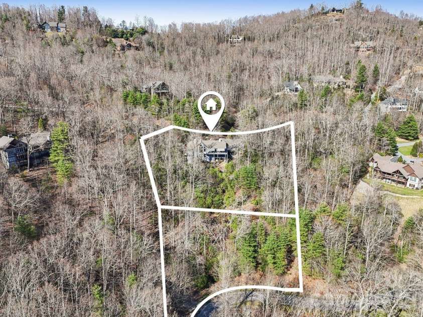 133 Falls Summit Road, Hendersonville, NC 28739.  MLS# CAR4356155, YatesRealty ID 8995. 