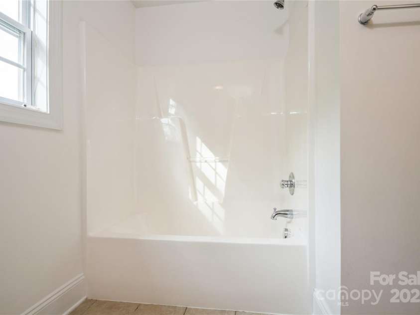 4015 Amber Leigh Way Drive, Charlotte, NC 28269.  MLS# CAR4251417, YatesRealty ID 8995. 3rd Bathroom