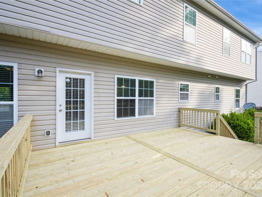4015 Amber Leigh Way Drive, Charlotte, NC 28269.  MLS# CAR4251417, YatesRealty ID 8995. New Deck 2025
