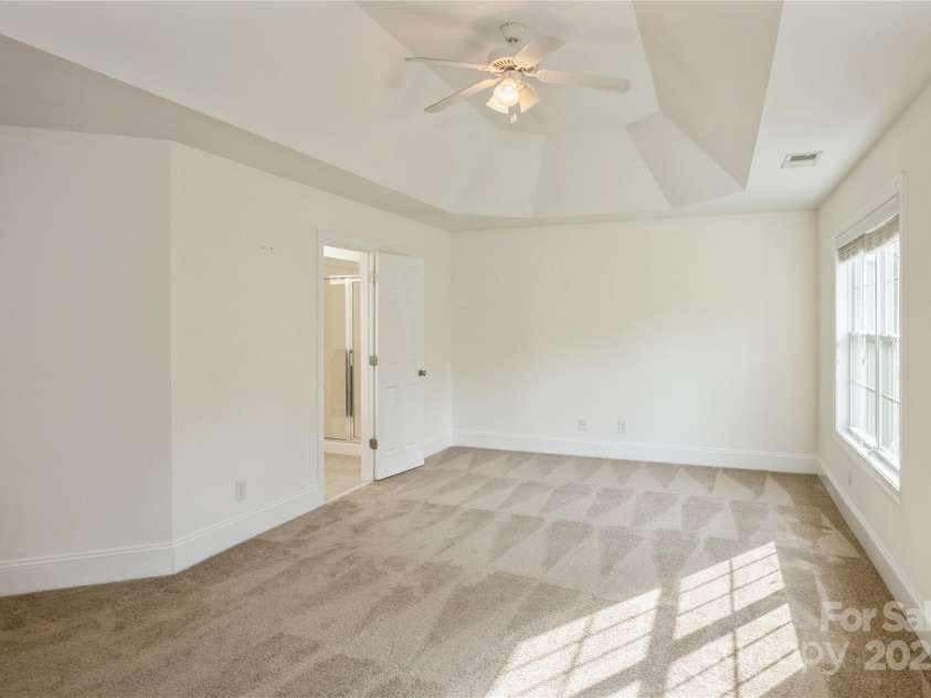 4015 Amber Leigh Way Drive, Charlotte, NC 28269.  MLS# CAR4251417, YatesRealty ID 8995. Primary Bedroom Retreat