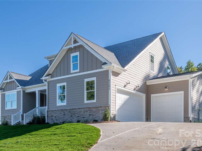 4243 Candlewood Drive, Sherrills Ford, NC 28673.  MLS# CAR4217844, YatesRealty ID 8996. 