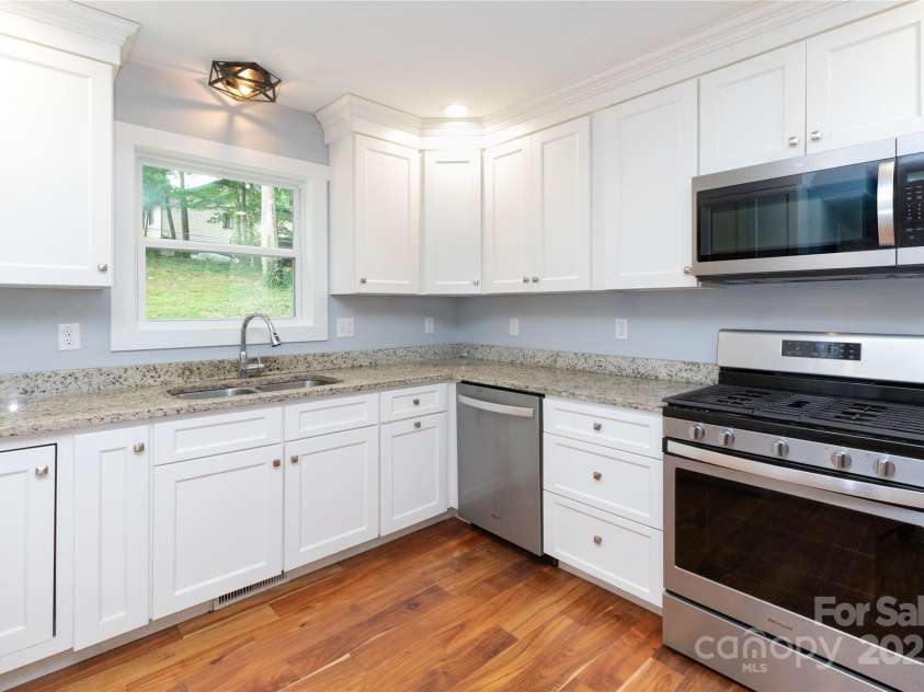 17 Mayfair Place, Arden, NC 28704.  MLS# CAR4171506, YatesRealty ID 8998. 