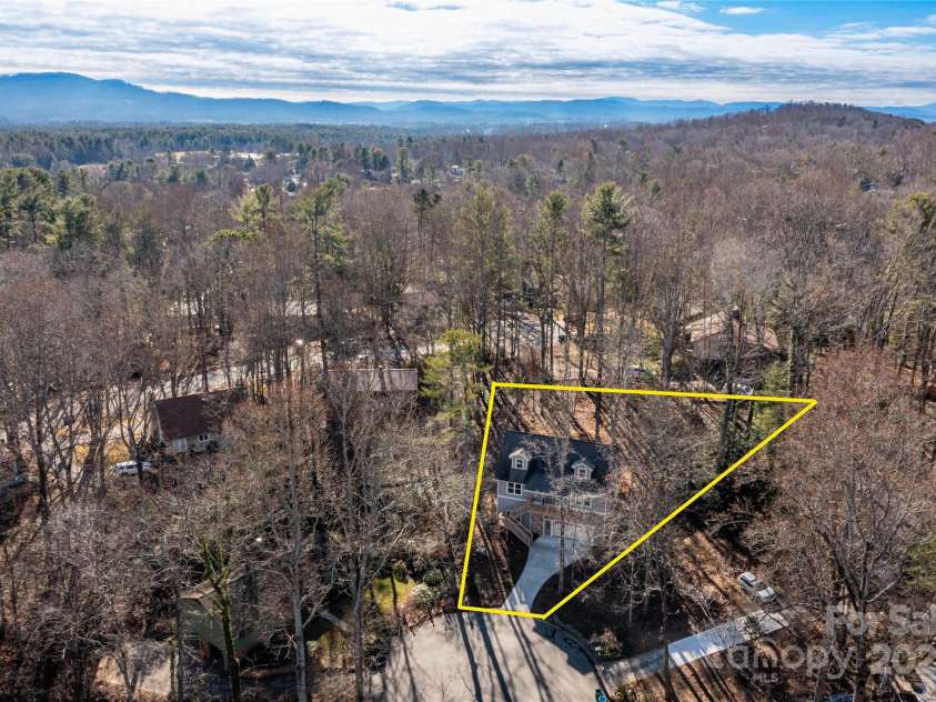 17 Mayfair Place, Arden, NC 28704.  MLS# CAR4171506, YatesRealty ID 8998. 