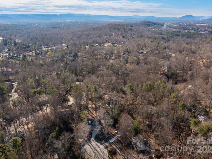 17 Mayfair Place, Arden, NC 28704.  MLS# CAR4171506, YatesRealty ID 8998. 