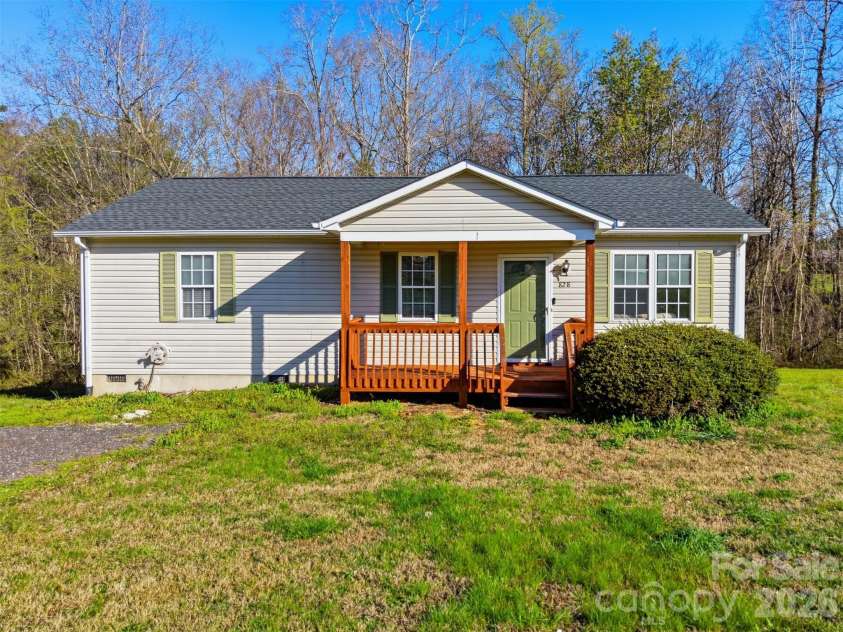 828 Cline Avenue, Valdese, NC 28690.  MLS# CAR4358785, YatesRealty ID 8999. 