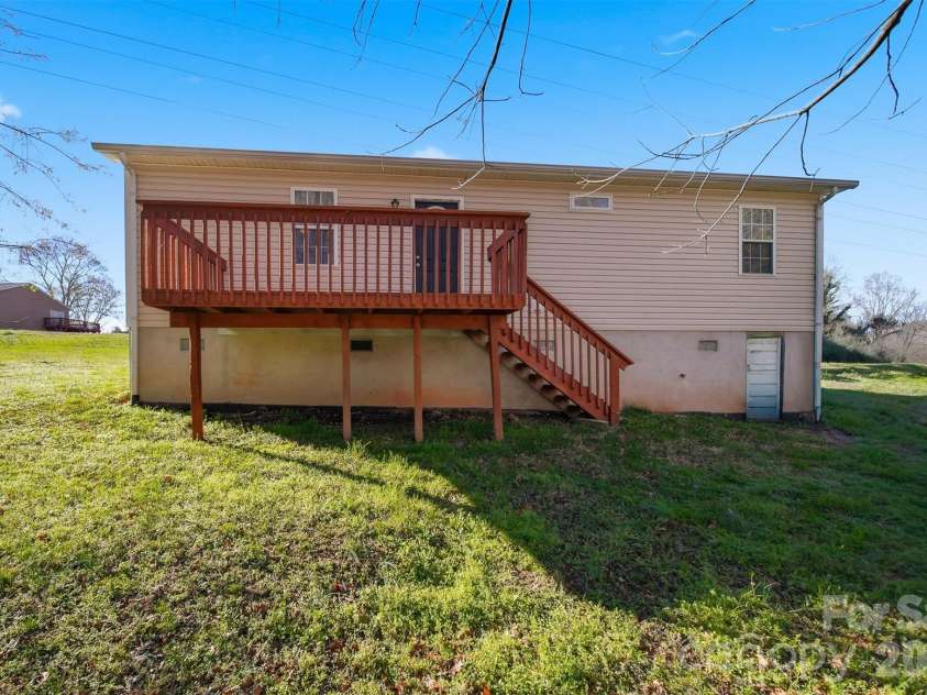 828 Cline Avenue, Valdese, NC 28690.  MLS# CAR4358785, YatesRealty ID 8999. 