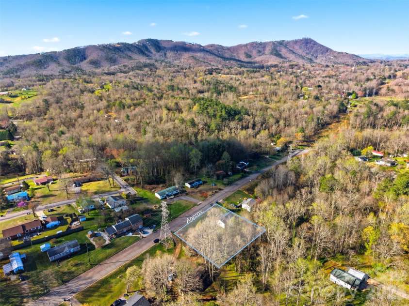 828 Cline Avenue, Valdese, NC 28690.  MLS# CAR4358785, YatesRealty ID 8999. 
