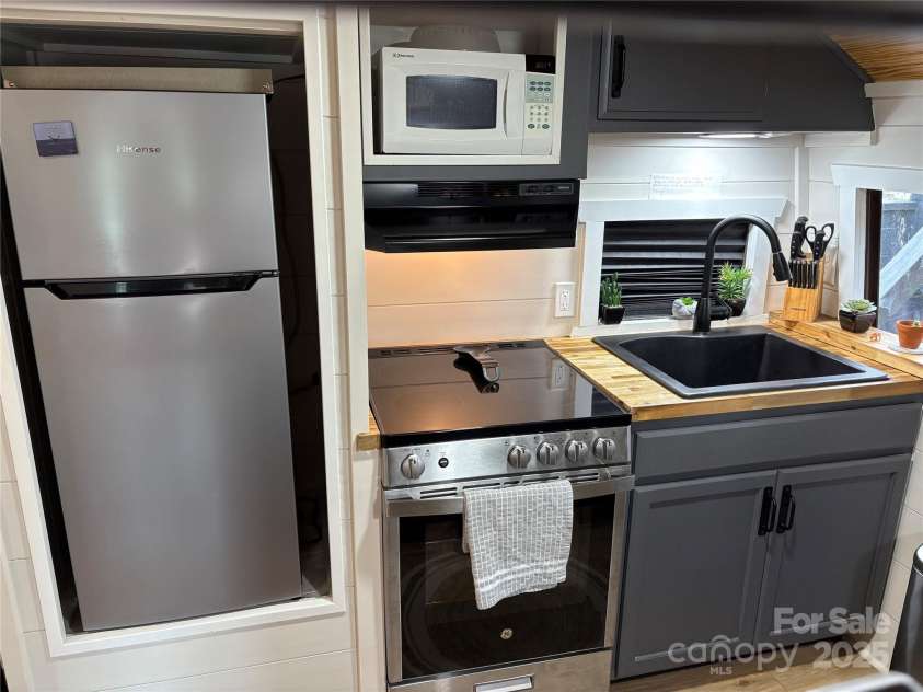 162 Dogwood Circle, New London, NC 28127.  MLS# CAR4300396, YatesRealty ID 9. 