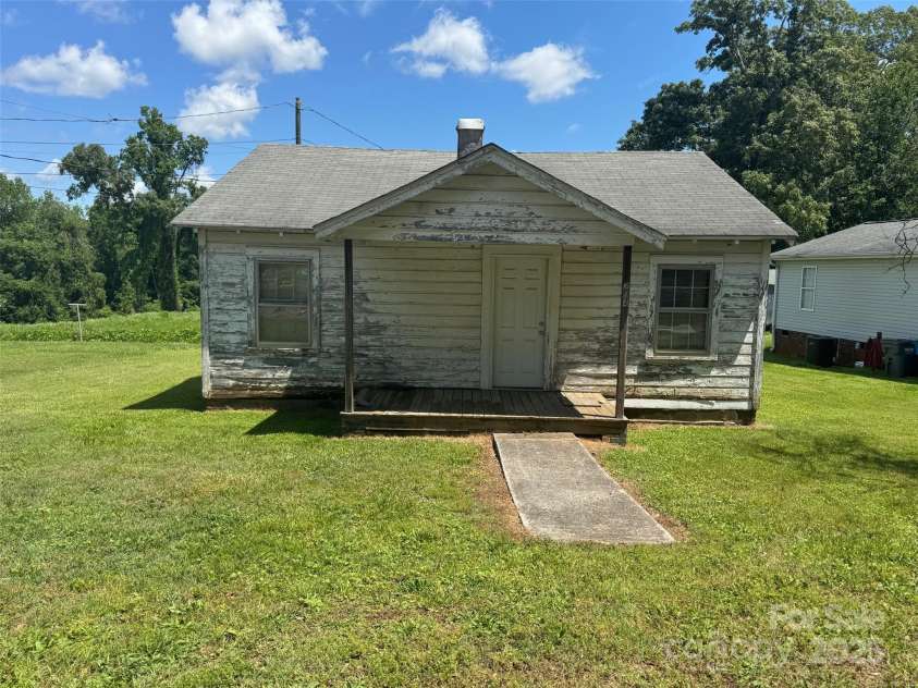 204 13th Street, Belmont, NC 28012.  MLS# CAR4257647, YatesRealty ID 9. 