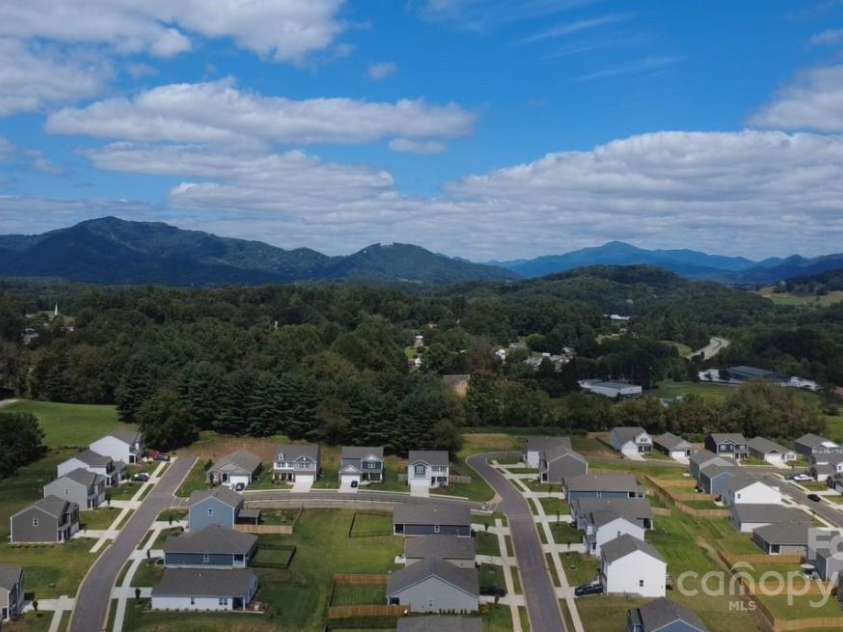 62 Ridgehaven Drive, Waynesville, NC 28786.  MLS# CAR4310760, YatesRealty ID 90. Community overview