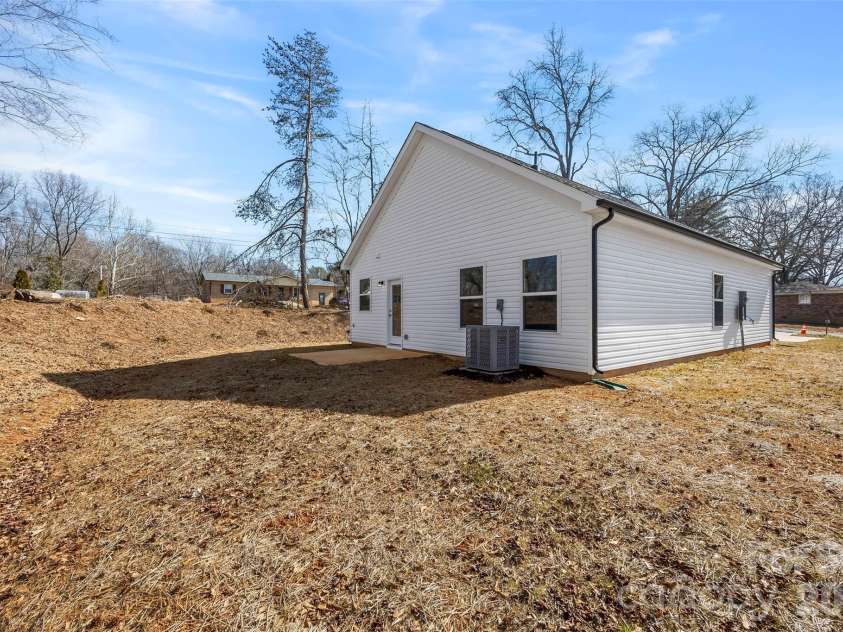 398 Brice Street, Kings Mountain, NC 28086.  MLS# CAR4345960, YatesRealty ID 9000. 