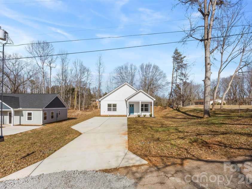 398 Brice Street, Kings Mountain, NC 28086.  MLS# CAR4345960, YatesRealty ID 9000. 