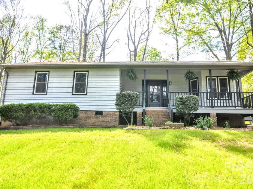 3916 Wonderland Drive, Matthews, NC 28104.  MLS# CAR4365192, YatesRealty ID 9002. 