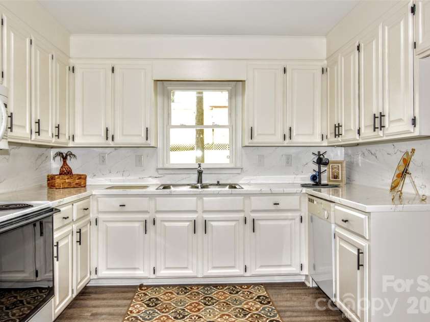 3916 Wonderland Drive, Matthews, NC 28104.  MLS# CAR4365192, YatesRealty ID 9002. 