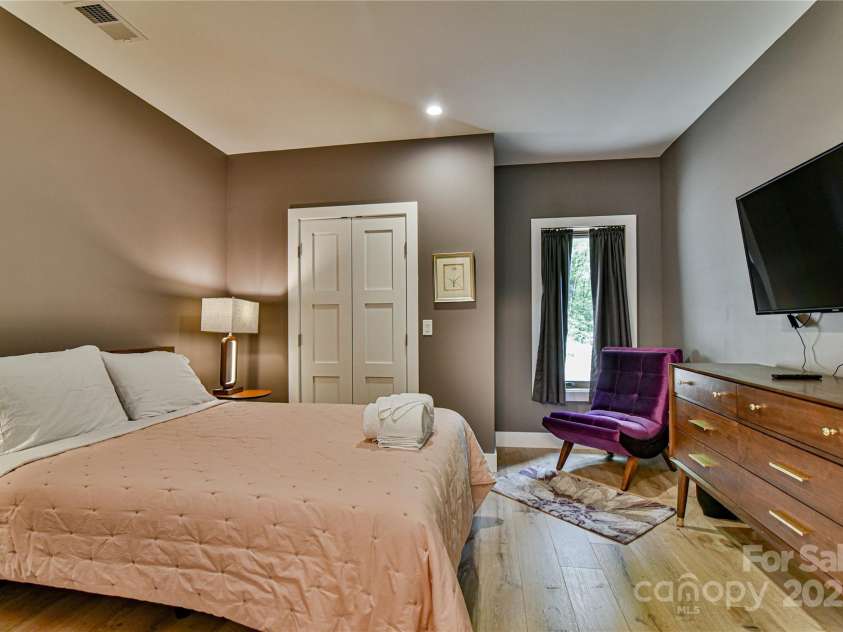 41 High Cliffs Trail, Black Mountain, NC 28711.  MLS# CAR4211421, YatesRealty ID 9005. 