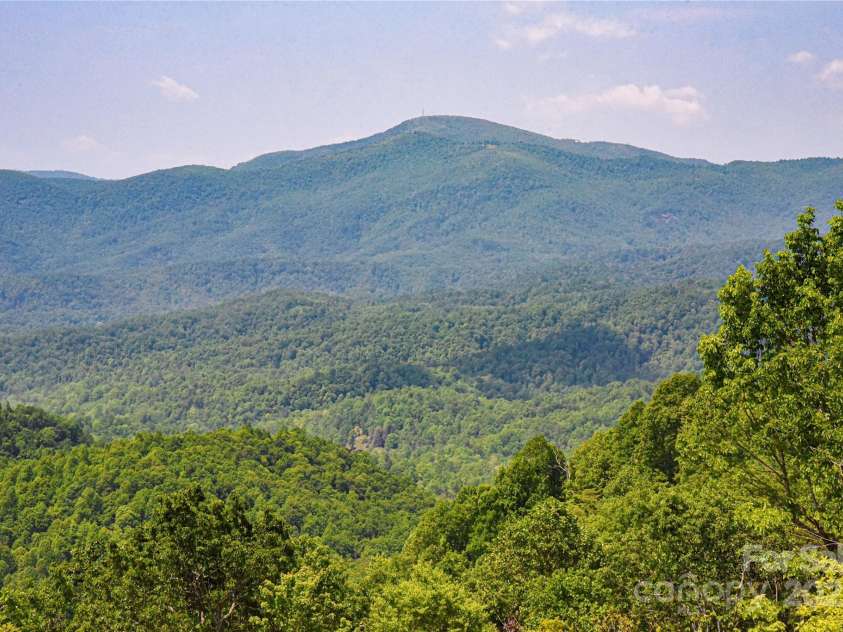 41 High Cliffs Trail, Black Mountain, NC 28711.  MLS# CAR4301745, YatesRealty ID 9005. 