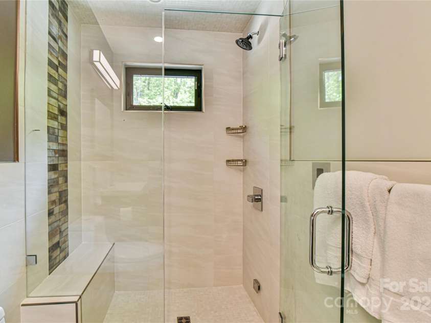 41 High Cliffs Trail, Black Mountain, NC 28711.  MLS# CAR4301745, YatesRealty ID 9005. 