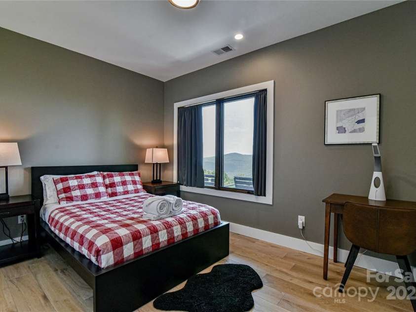 41 High Cliffs Trail, Black Mountain, NC 28711.  MLS# CAR4301745, YatesRealty ID 9005. 