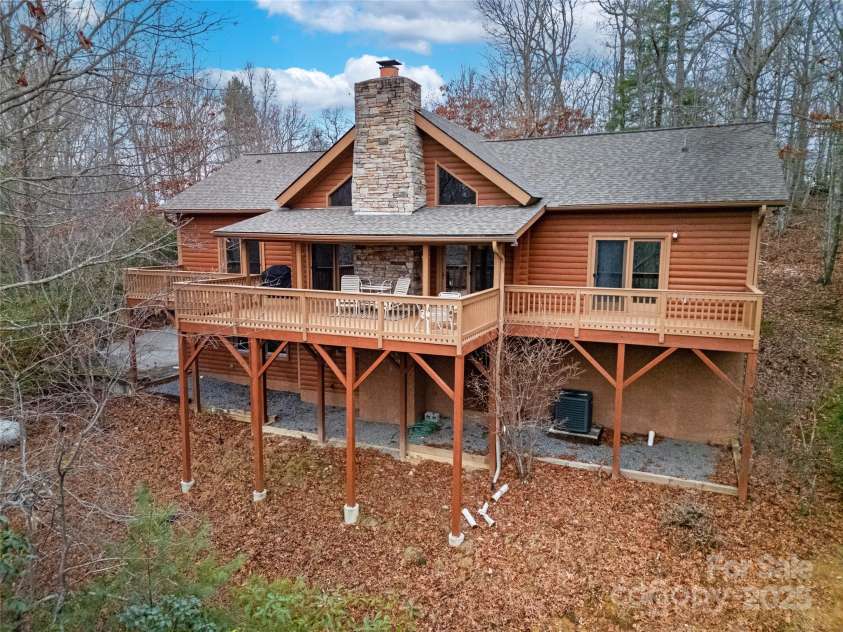 42 Tsitsi Court, Brevard, NC 28712.  MLS# CAR4326496, YatesRealty ID 9005. 