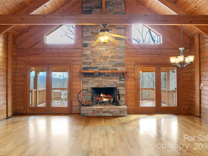42 Tsitsi Court, Brevard, NC 28712.  MLS# CAR4326496, YatesRealty ID 9005. 