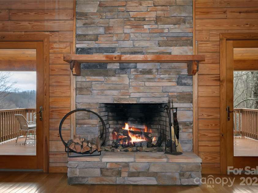 42 Tsitsi Court, Brevard, NC 28712.  MLS# CAR4326496, YatesRealty ID 9005. 