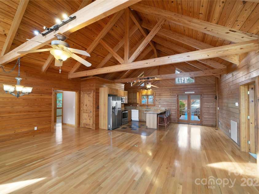 42 Tsitsi Court, Brevard, NC 28712.  MLS# CAR4326496, YatesRealty ID 9005. 