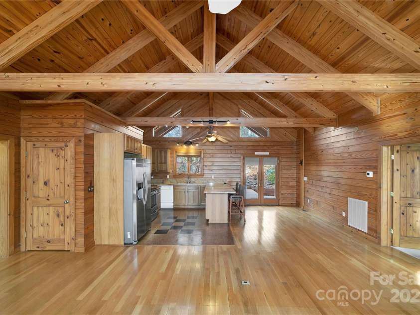 42 Tsitsi Court, Brevard, NC 28712.  MLS# CAR4326496, YatesRealty ID 9005. 