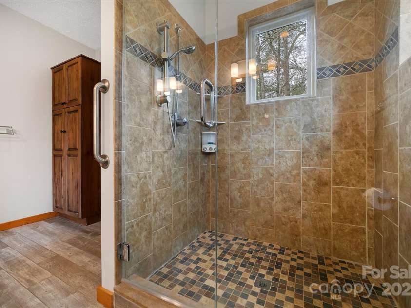 42 Tsitsi Court, Brevard, NC 28712.  MLS# CAR4326496, YatesRealty ID 9005. 