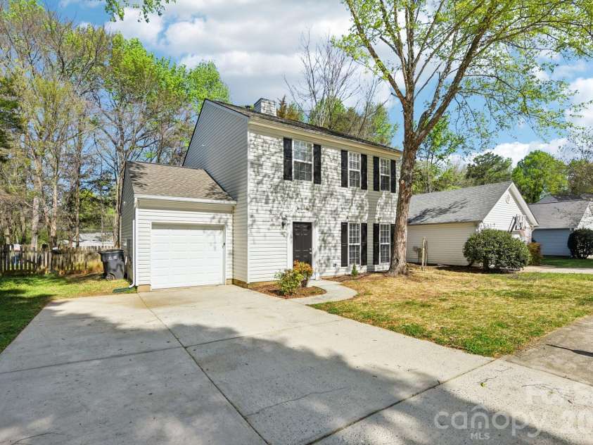 14518 Arbor Ridge Drive, Charlotte, NC 28273.  MLS# CAR4365016, YatesRealty ID 9006. 